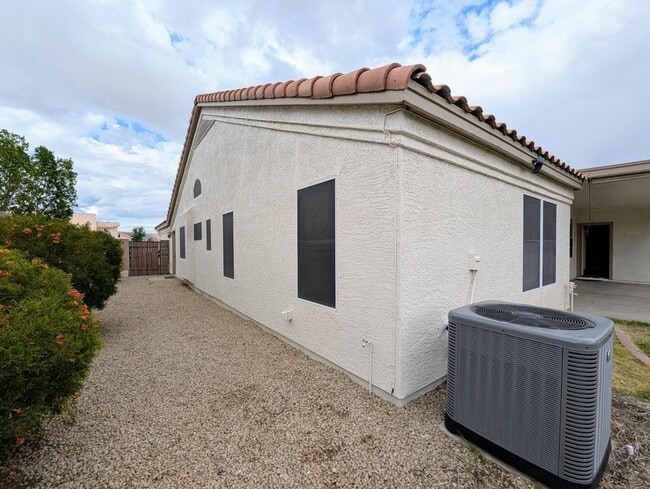 Building Photo - 12417 W Encanto Blvd