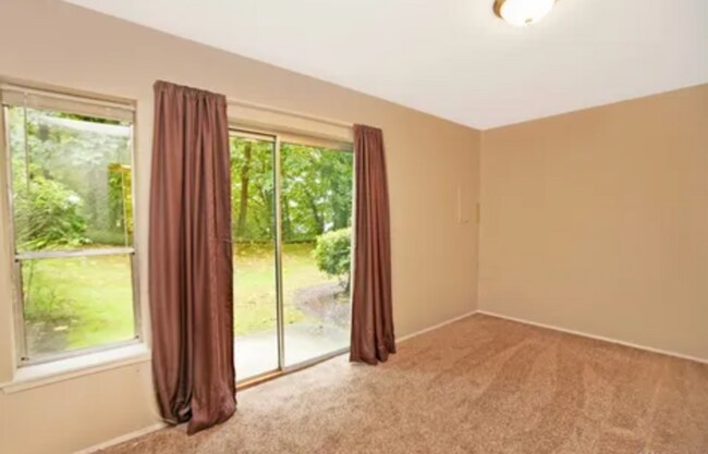 Building Photo - Serene Park-Like Sanctuary | Large Updated Townhome with Wooded Views, 3 bathrooms and 2 large be...