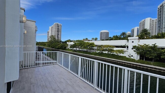 Building Photo - 3745 NE 171 St