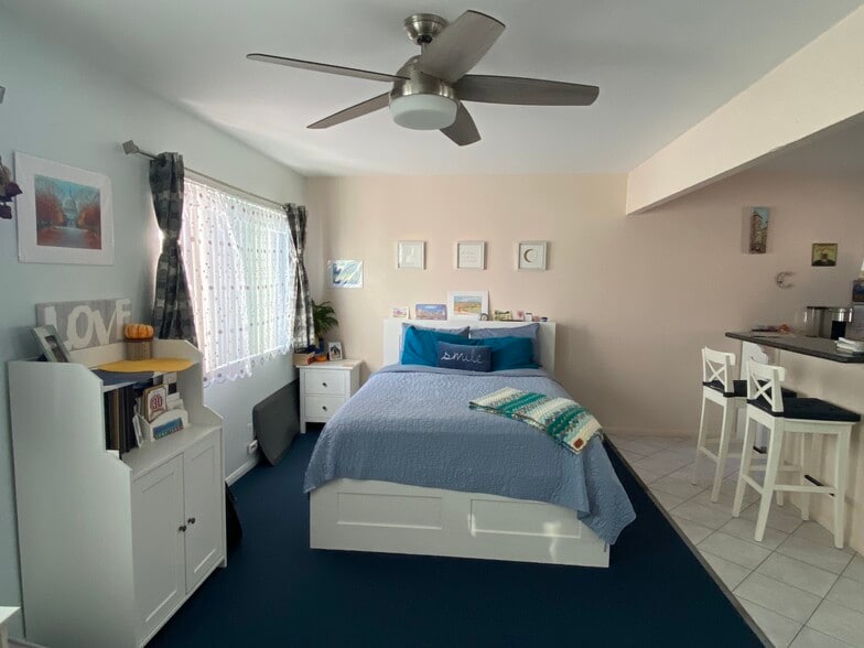 Building Photo - 10061 San Juan Ct