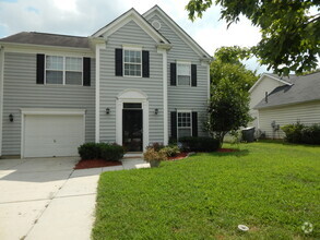 Building Photo - Nice home near outlet mall