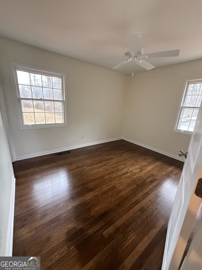 Building Photo - 1732 Slate Rd