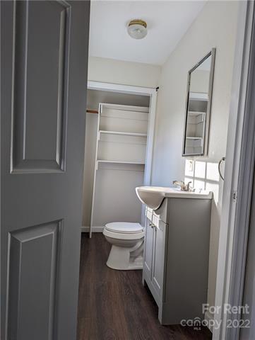 Building Photo - 904 Edgewood Cir