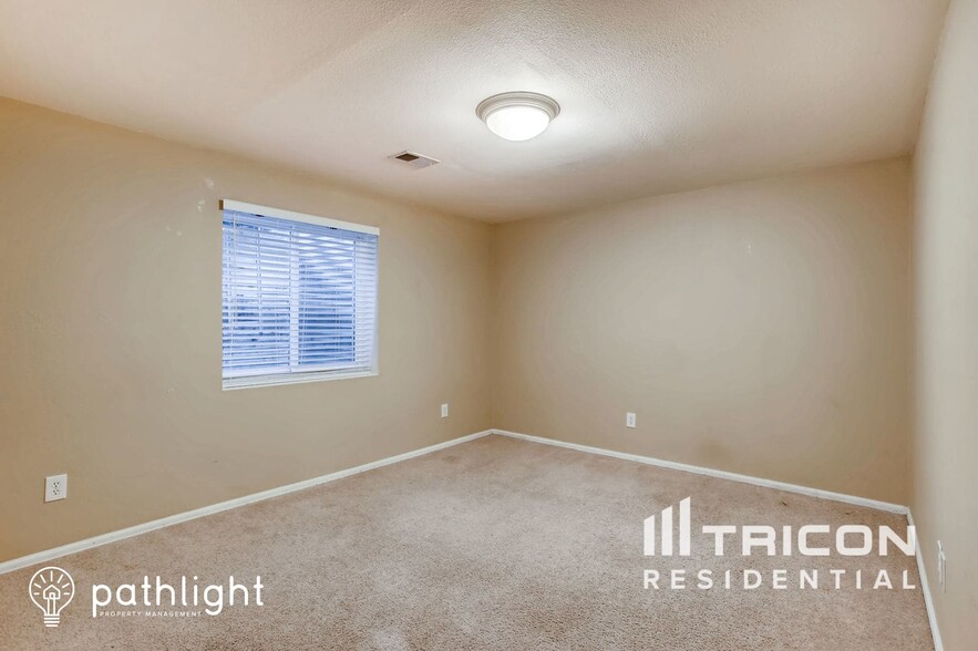 Building Photo - 1511 Stonewood Ct