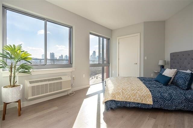 Building Photo - 461 Newark Ave