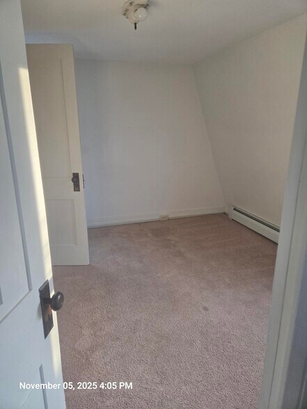 Second bedroom - 15 N Richmond St