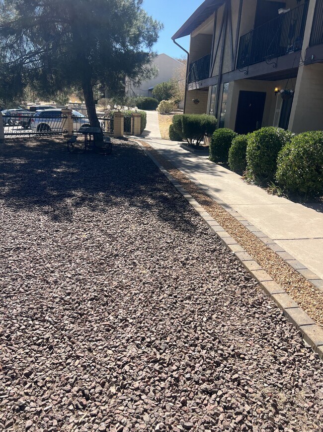 Primary Photo - 797 W Mesa Verde Dr
