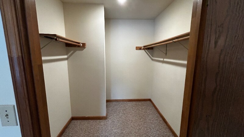 Building Photo - 916 Kings Rd