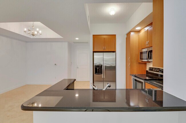 Building Photo - 701 S Olive Ave