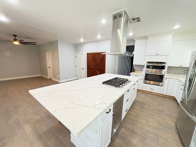 Building Photo - Home for rent in Socorro
