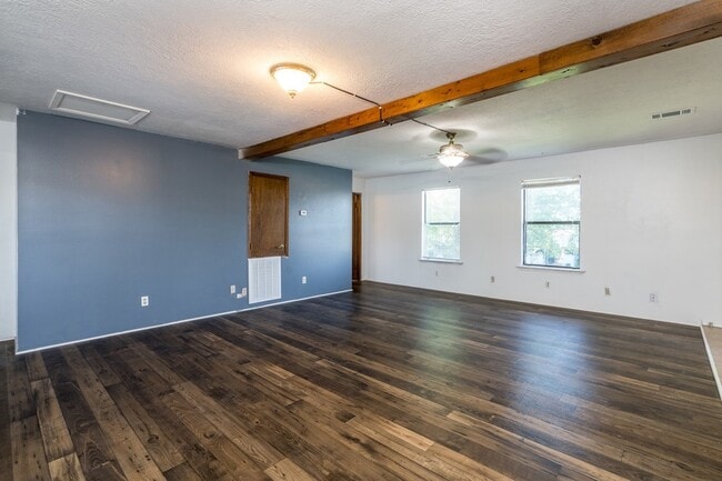 Building Photo - 15602 Treichel Rd