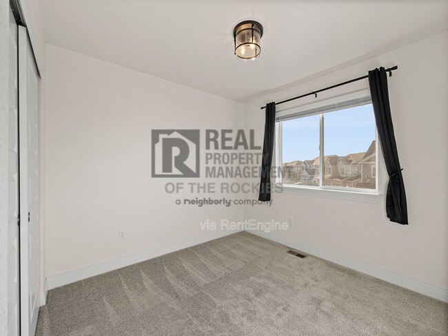 Building Photo - 1203 Bon Homme Richard Dr