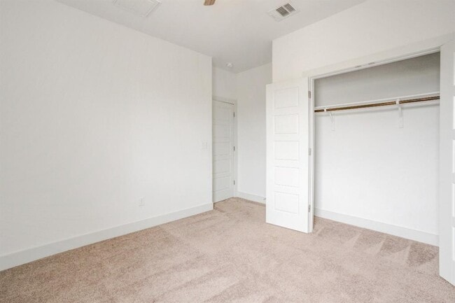 Building Photo - 5915 Swayden Ln