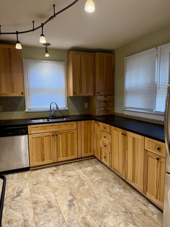 Building Photo - 906 Cherokee St