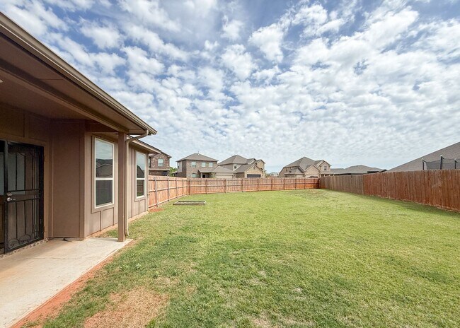 Building Photo - Luxurious Home in Falling Springs!