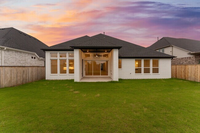 Building Photo - 26915 Longwood Ledge Ln