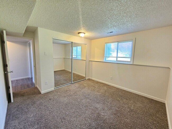 Building Photo - $2,700 – Spacious 4 Bed / 2 Bath Home in S...