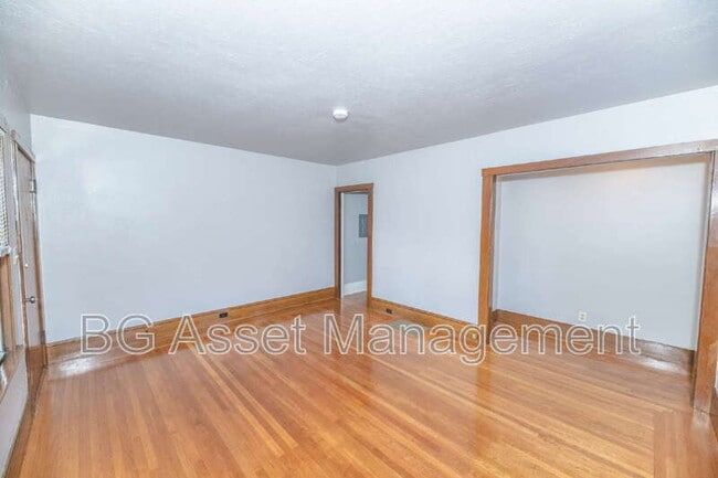 Building Photo - 3940 Whittle Ave