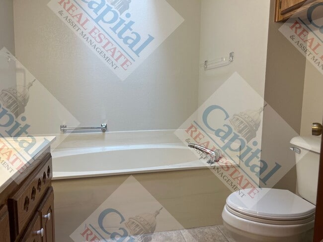 Building Photo - Country Beauty