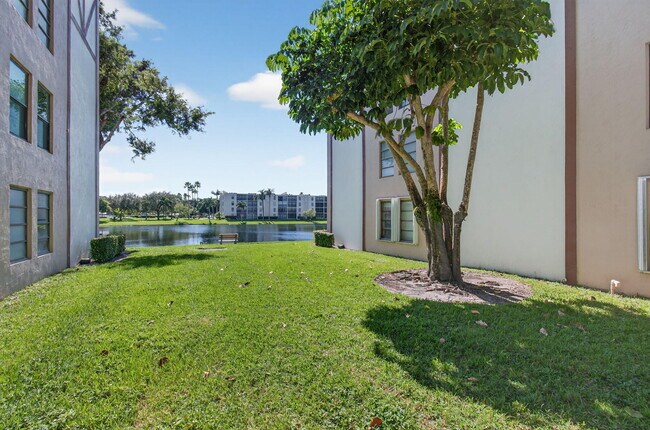 Building Photo - 7340 Amberly Ln