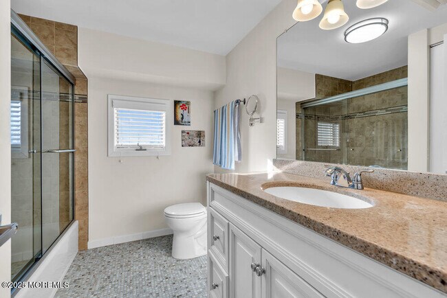 Building Photo - 422 Ocean Blvd N