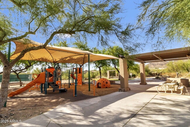 Building Photo - 11489 E Raintree Dr
