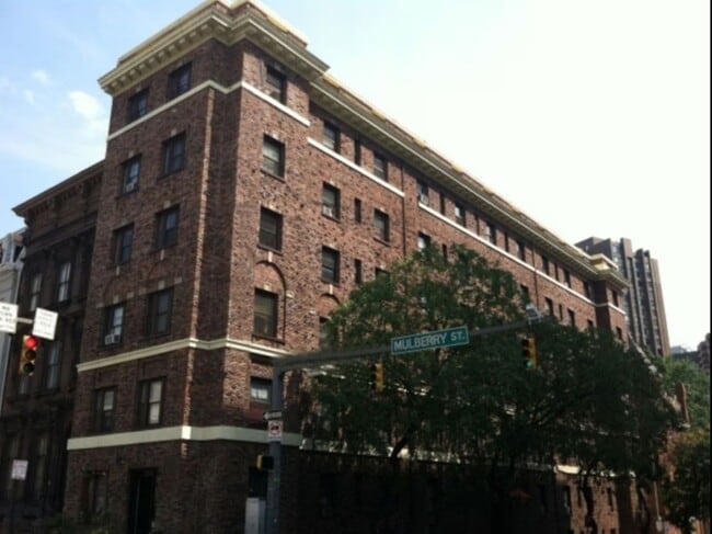 Building Photo - 19 W Mulberry St