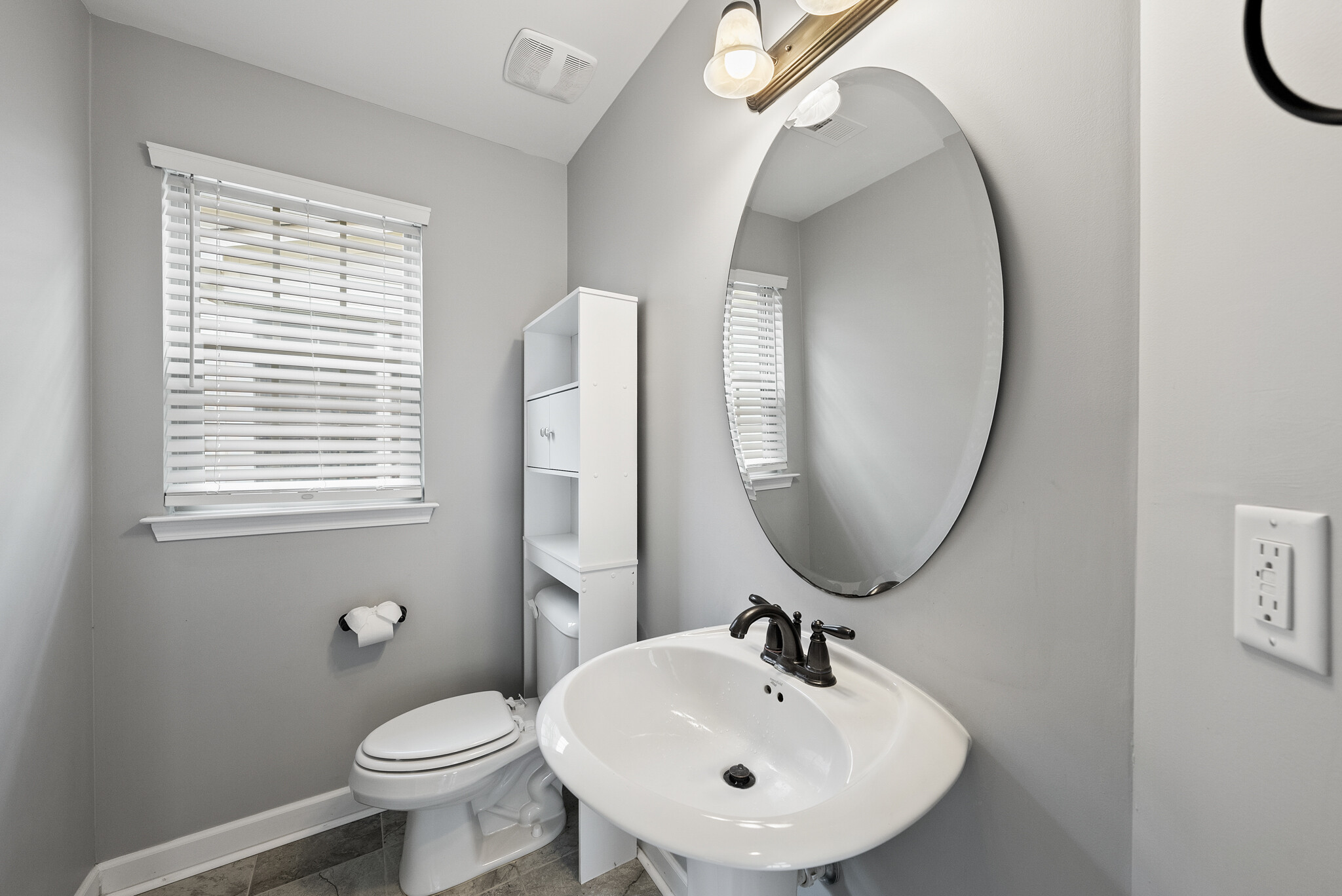 Building Photo - 1004 Crinoline Ln