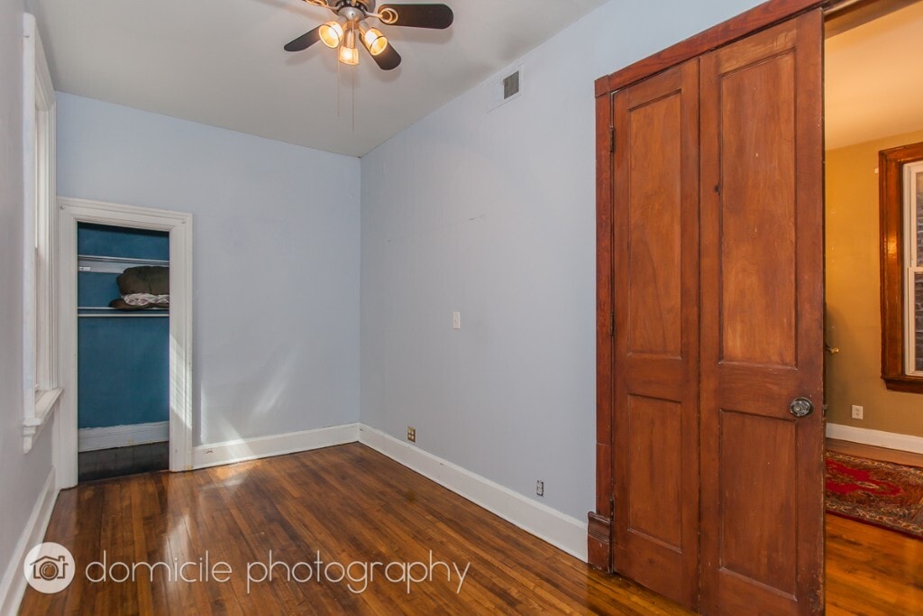 Building Photo - 828 W Buckingham Pl