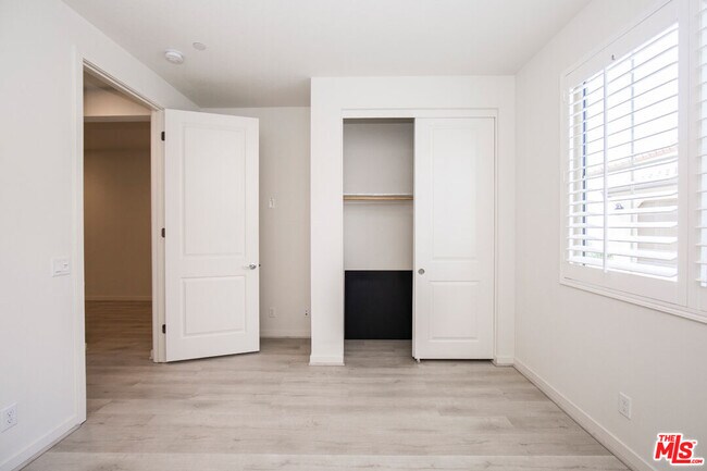 Building Photo - 10922 Mesa Ct