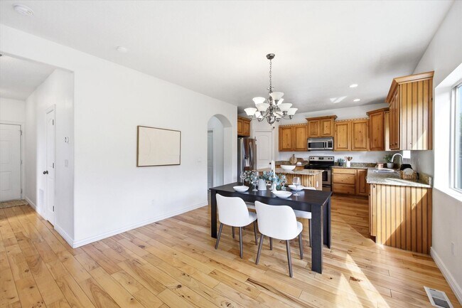 Building Photo - 4412 N Foxtrail Cir