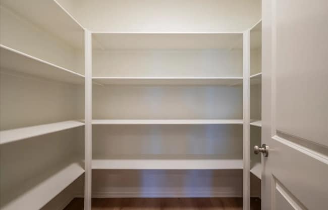 Building Photo - 761 Spyglass