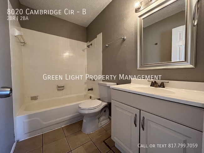 Building Photo - 8020 Cambridge Cir