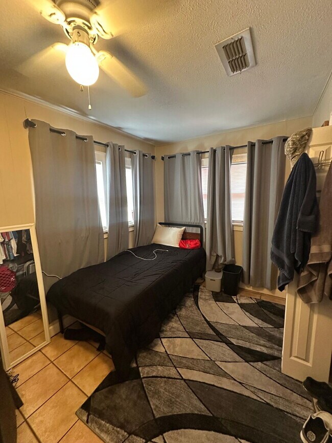 Building Photo - 3009 20th St