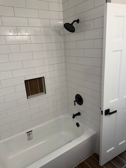 Building Photo - 2819 Reeves Ln