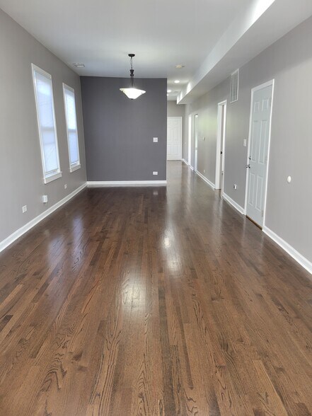 Living & Dinning Room - 3219 W McLean Ave