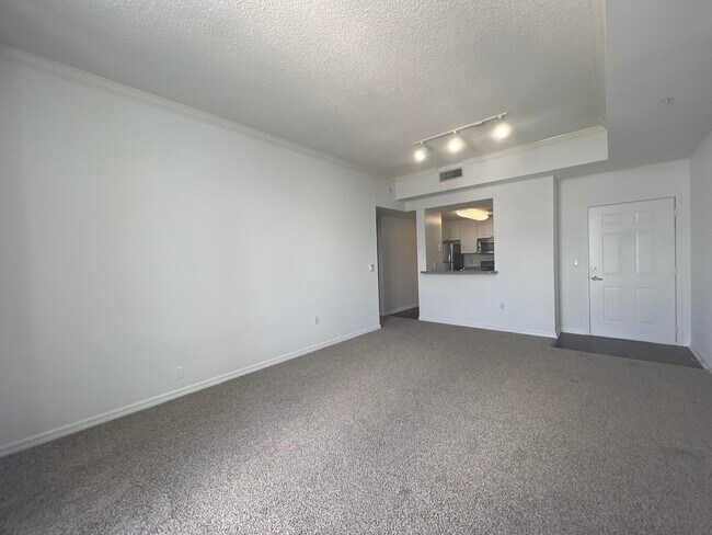 Building Photo - 255 Evernia St
