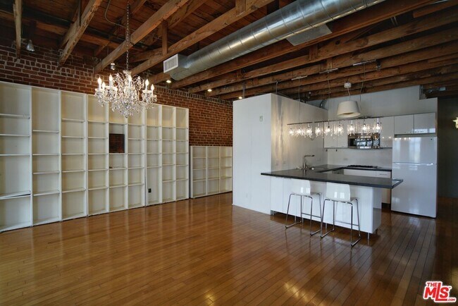 Building Photo - 500 Molino St