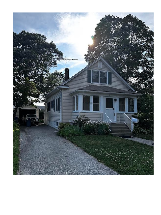 Building Photo - 11 Boxwood Ave