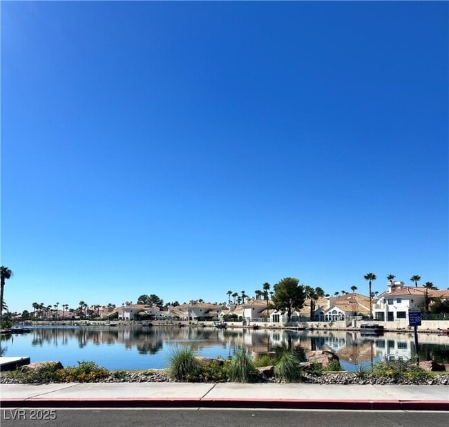 Building Photo - 3151 N Soaring Gulls Dr