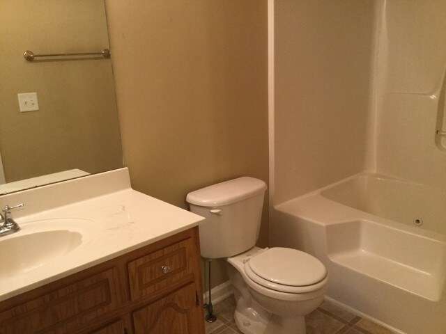 Building Photo - 4021 New Grange Cir