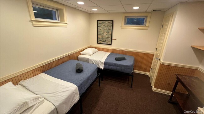 Building Photo - 10 Messina Ave