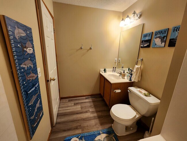 upstairs separate bathroom with tub - 862 Princeton Ave