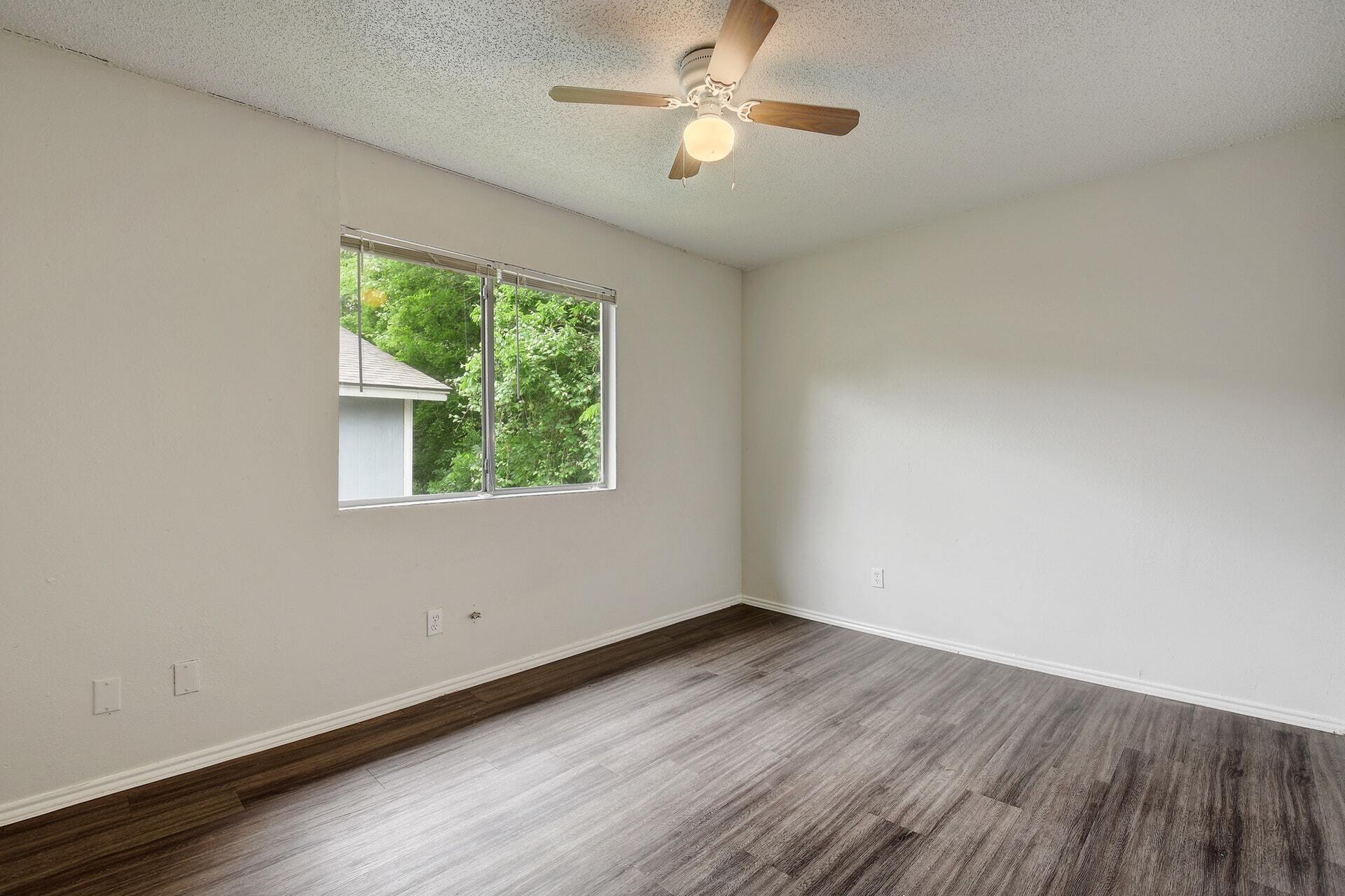 Building Photo - 5303 Spring Meadow Rd
