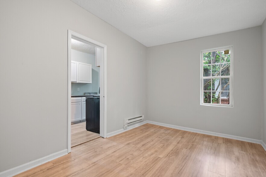 Building Photo - 608 Monroe St