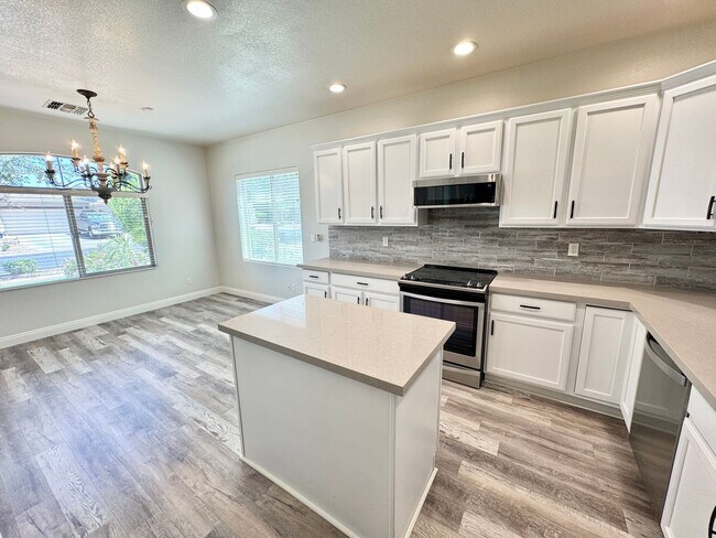 Building Photo - Pristine Single Level 3 Bedroom Home In The Sought After Gated Lagos Vistoso Community in Chandler!
