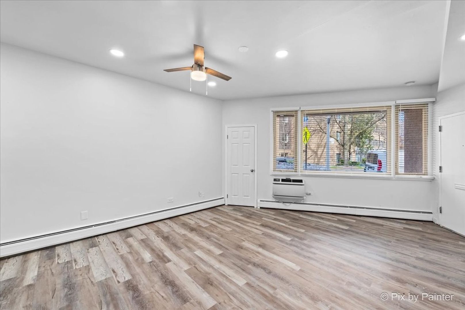 Building Photo - 7320 N Rogers Ave