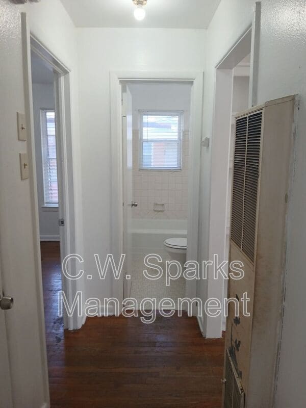 Building Photo - 3019 Avon St