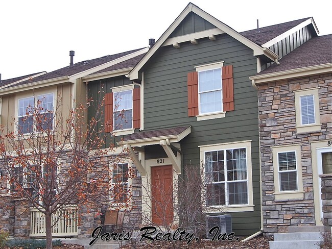 Building Photo - Fantastic Latigo Townhome Near Dining, Sho...