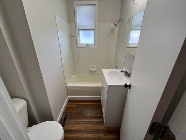 Building Photo - 1084 Wendell Ave